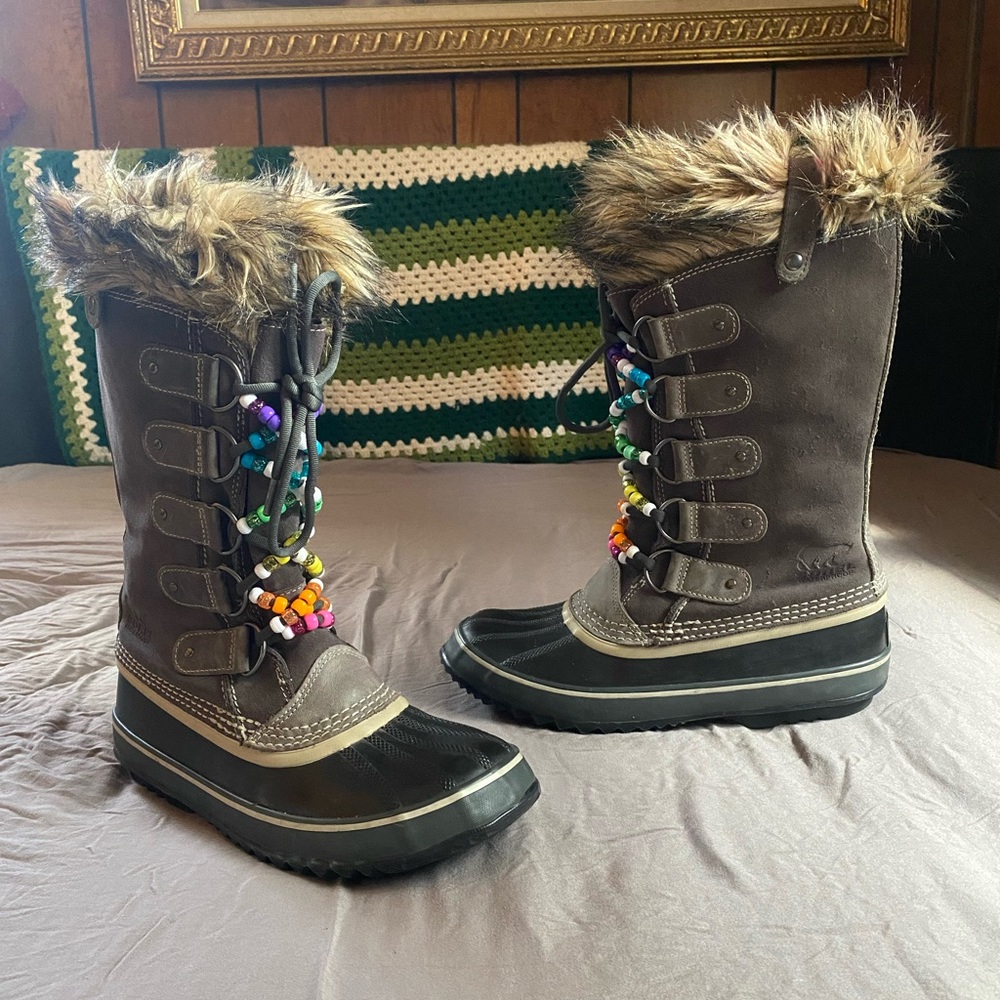 Rainbow SOREL BOOTS Joan of Arc light gray black knee high full length faux fur